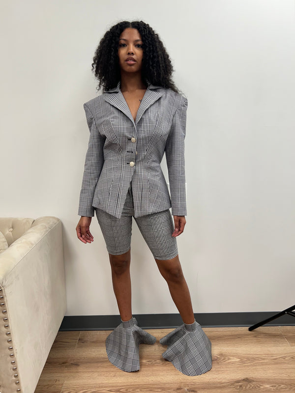Jenne Plaid Short Suit with Leg Deco